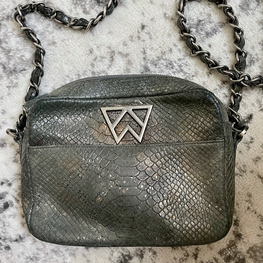 Kelly Wynne Mingle Mingle Mini